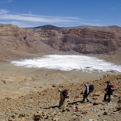 The Era Kohor crater dried out well before a counterpart on the other side of the Tibesti Mountains, in contrast to expectations and overturning thoughts about the source of the region's ancient rains