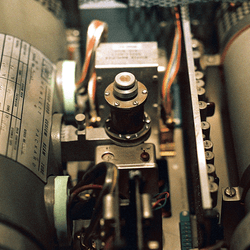 An atomic clock made by Hewlett-Packard.