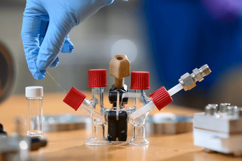 It's a long way from powering a passenger jet, but this fuel cell conducts electrons through a ceramic membrane to make a light liquid sodium-air source of power. 